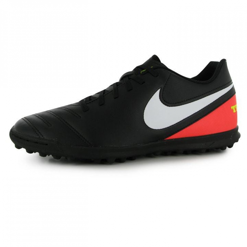 nike tiempo trainers