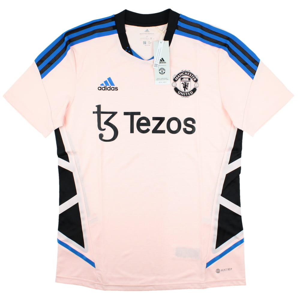 Pink jersey manchester united deals